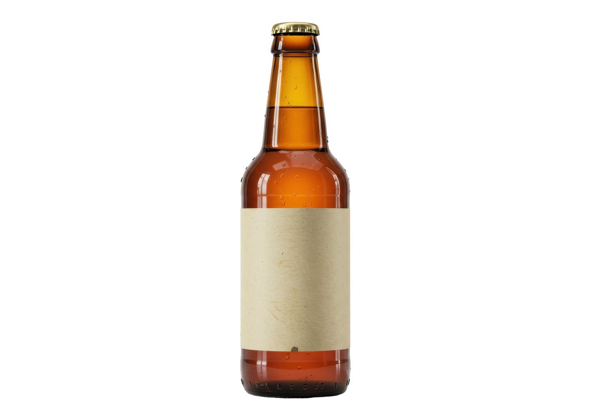 Botella de cerveza ámbar con etiqueta impresa